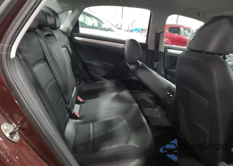 2013 Volkswagen Passat Se z USA, uszkodzony, nr VIN 1VWBP7A38DC044559